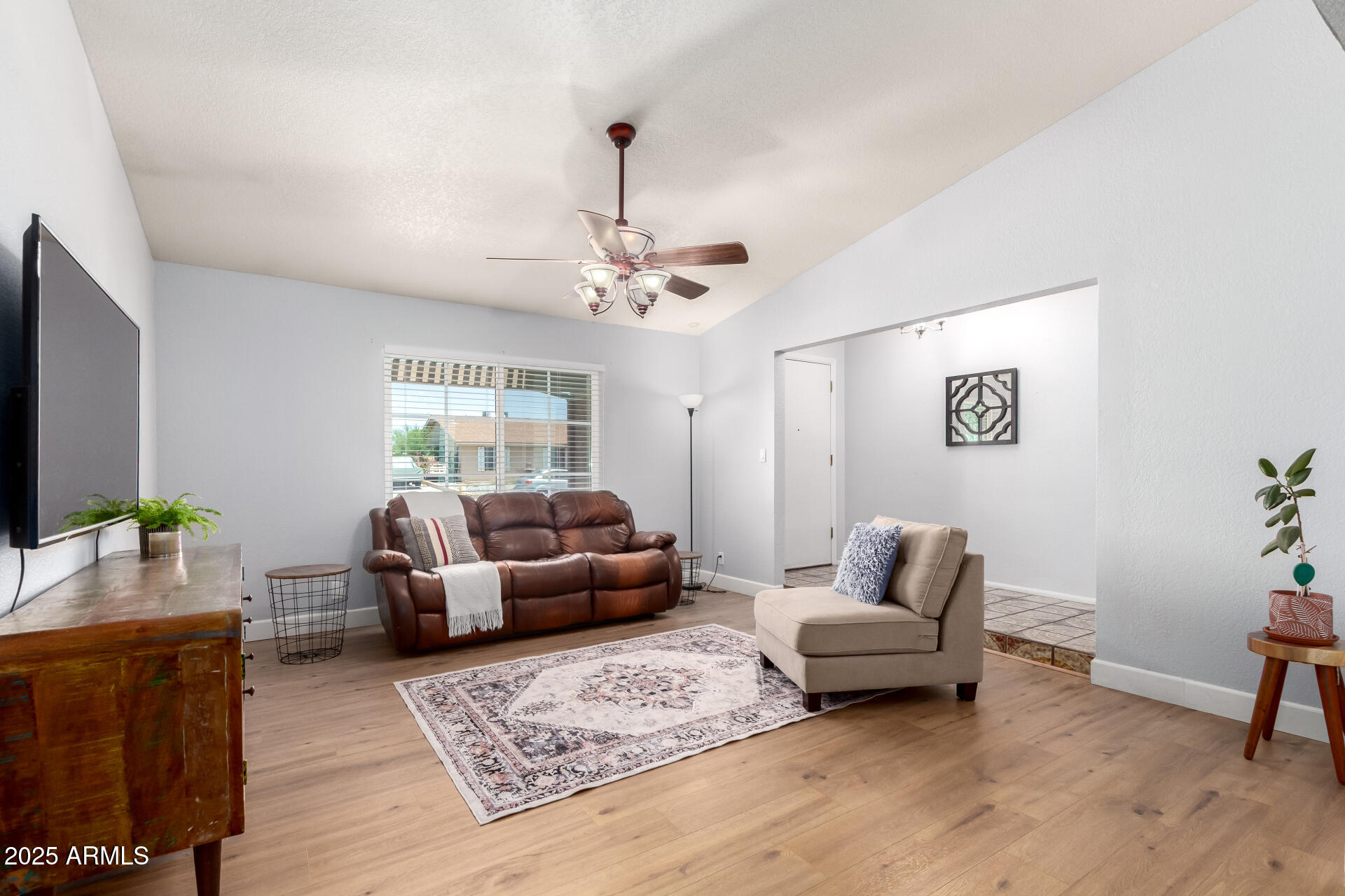 4509 W DESERT HILLS Drive