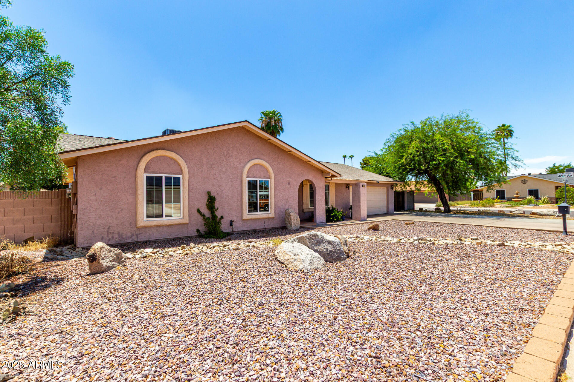 4509 W DESERT HILLS Drive