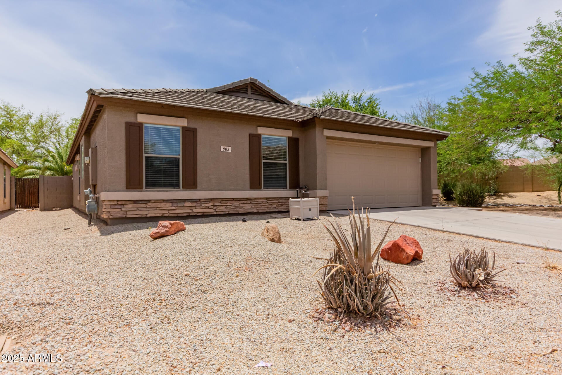 983 E PALOMINO Way