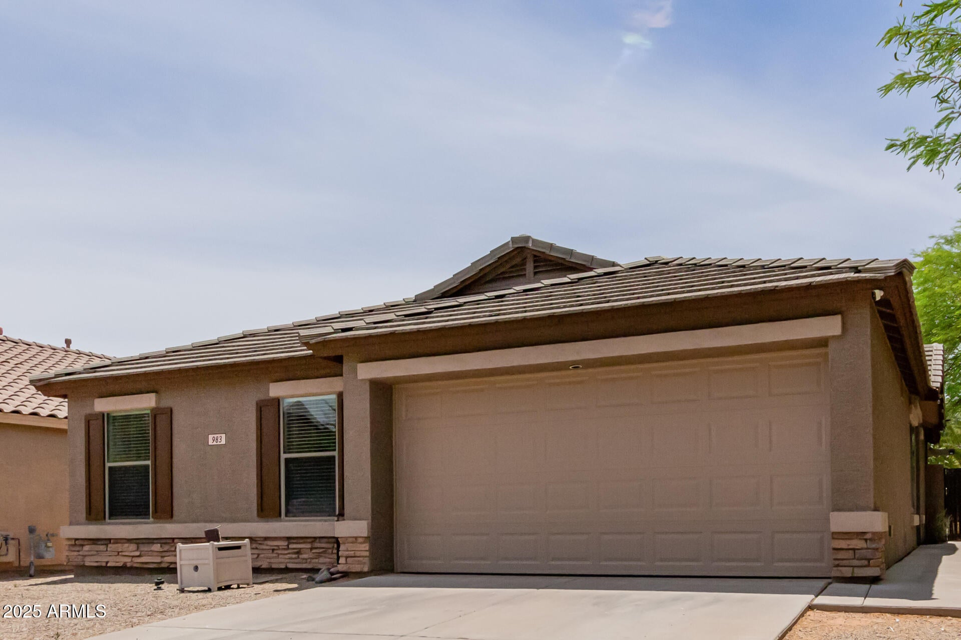 983 E PALOMINO Way