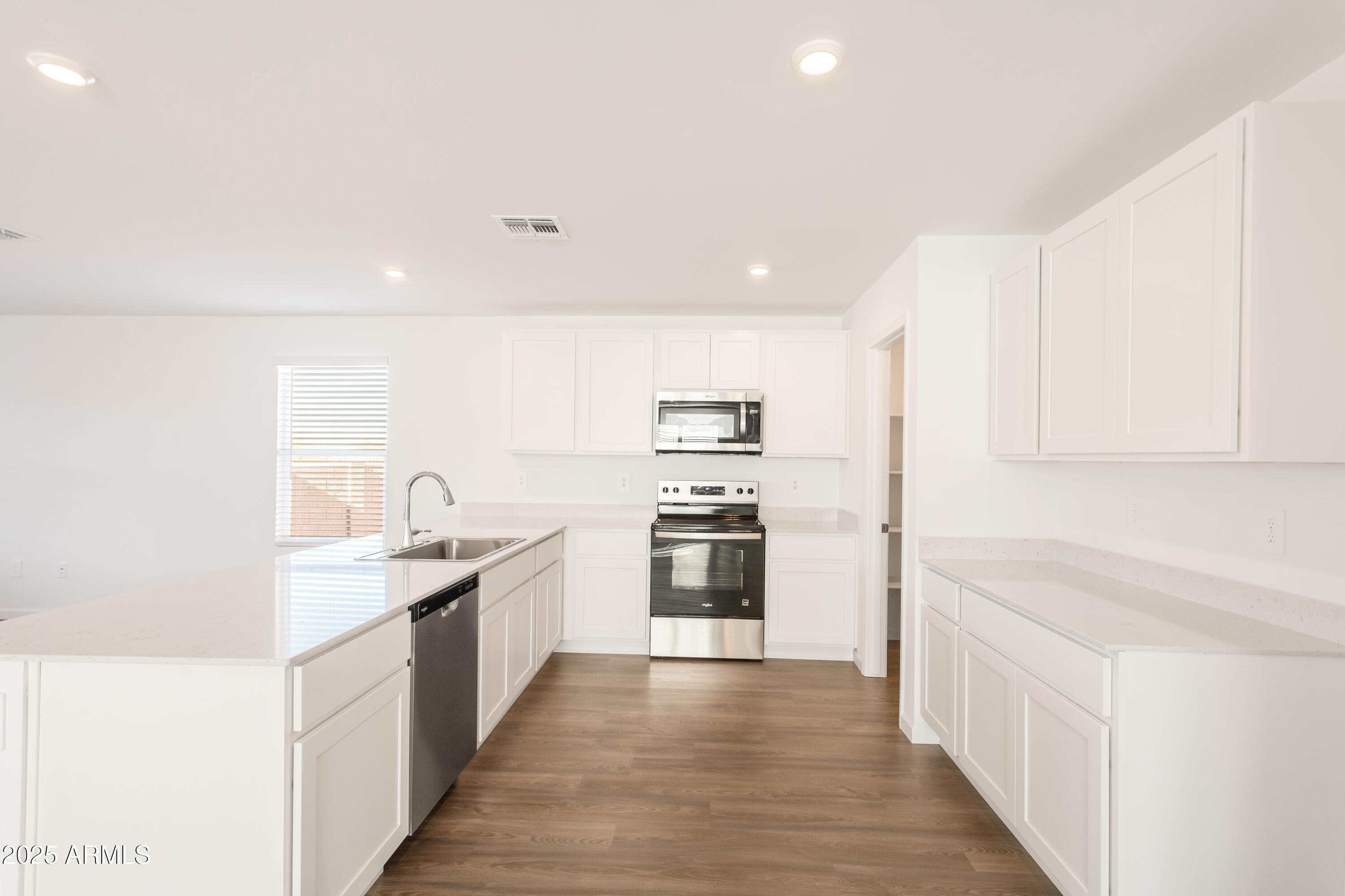 1478 W BIG ROOM Place