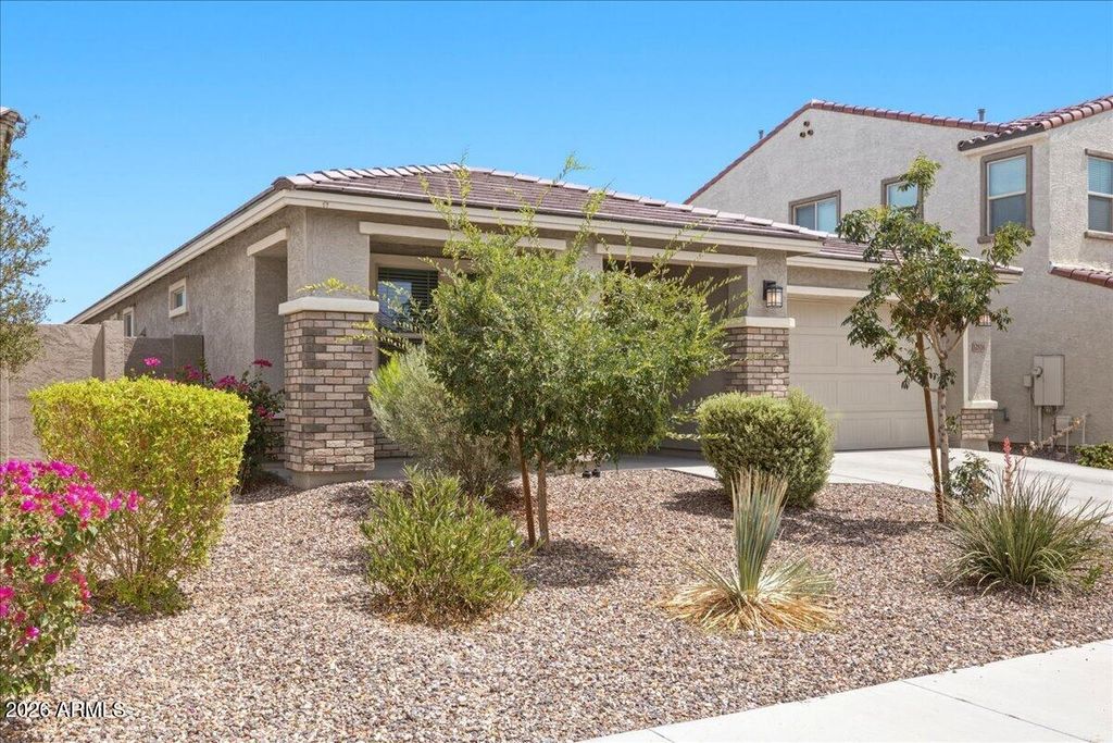 Photo of 12826 W Tuckey Lane, Glendale, AZ 85307 (MLS # 7047061)