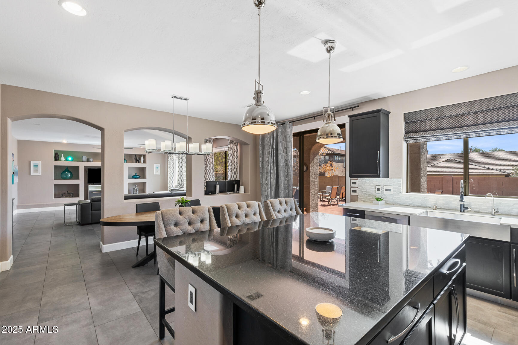 2423 W BRAMBLE BERRY Lane