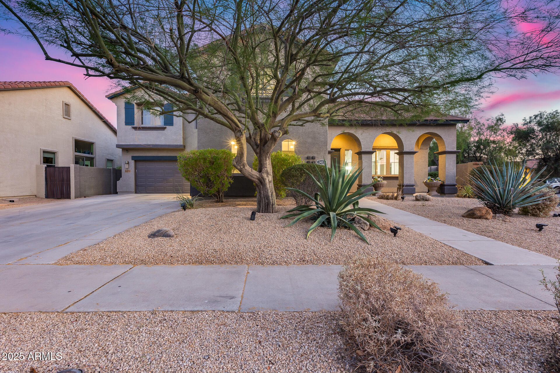 2423 W BRAMBLE BERRY Lane