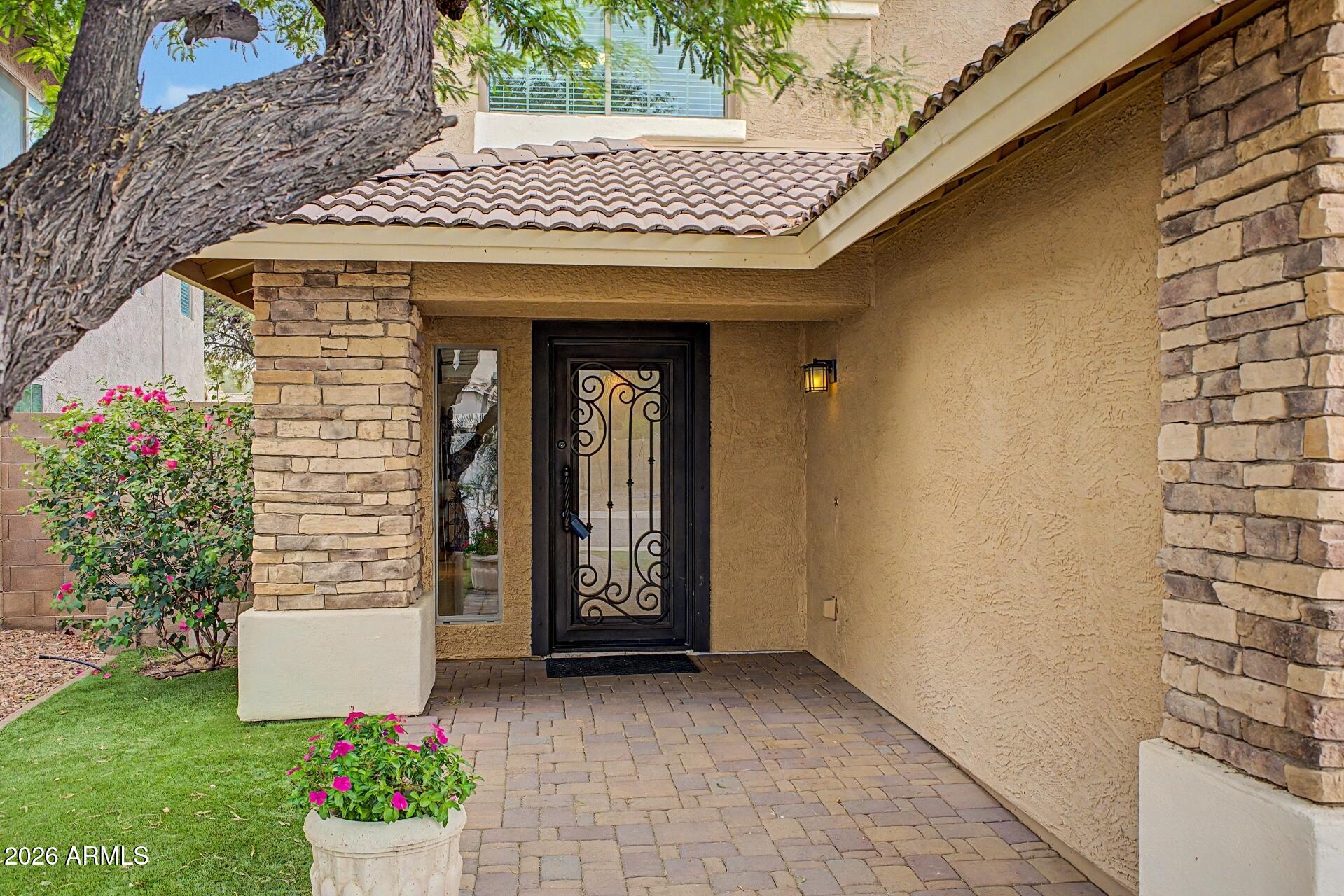 2227 E PARKSIDE Lane