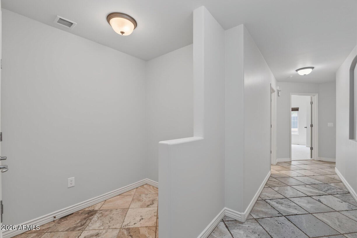 5350 E DEER VALLEY Drive 1252
