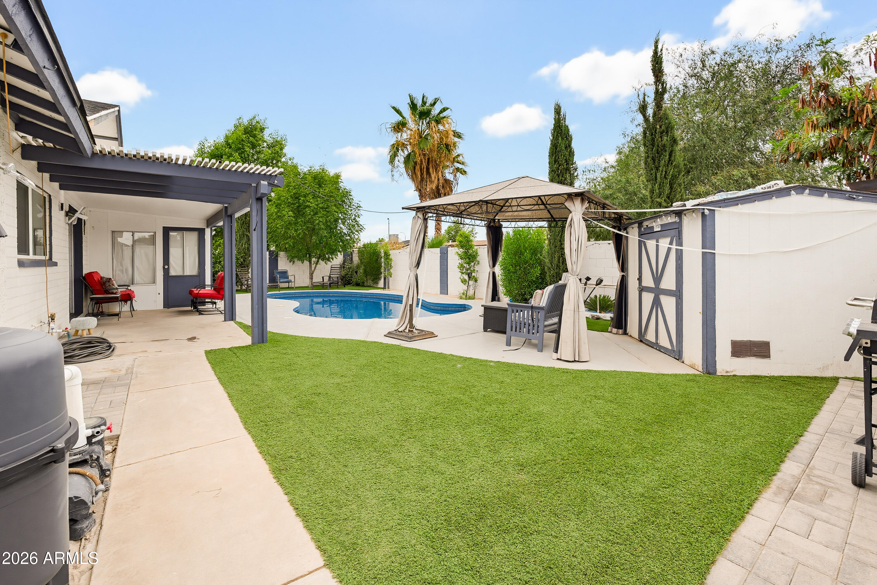 6732 W MEDLOCK Drive