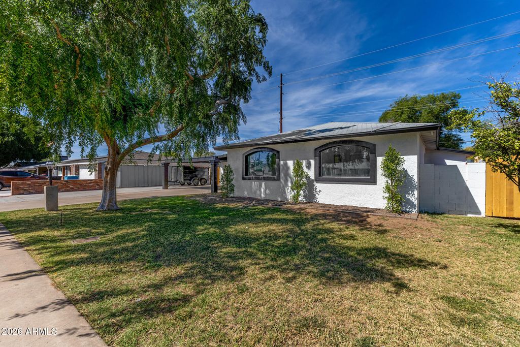 Photo of 2138 W Keim Drive, Phoenix, AZ 85015 (MLS # 6999878)