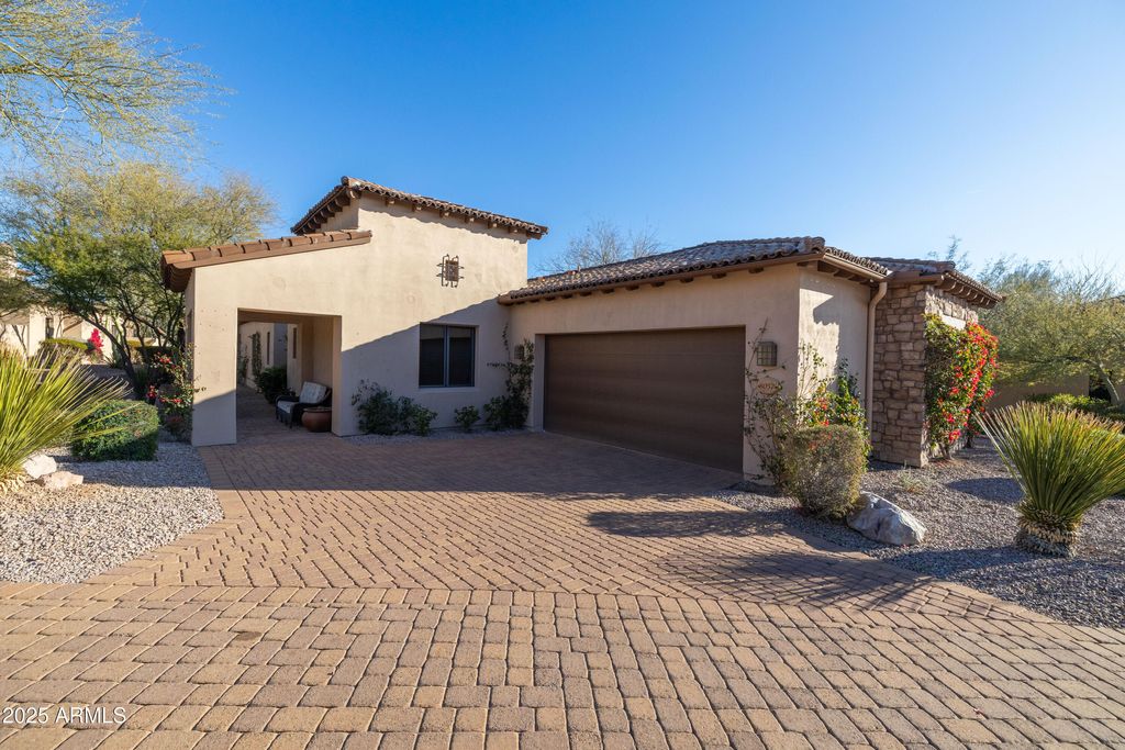 Photo of 8057 E Greythorn Drive, Gold Canyon, AZ 85118 (MLS # 6915393)