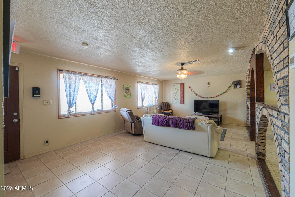 Photo of 406 W 11th Street, Eloy, AZ 85131 (MLS # 7019975)