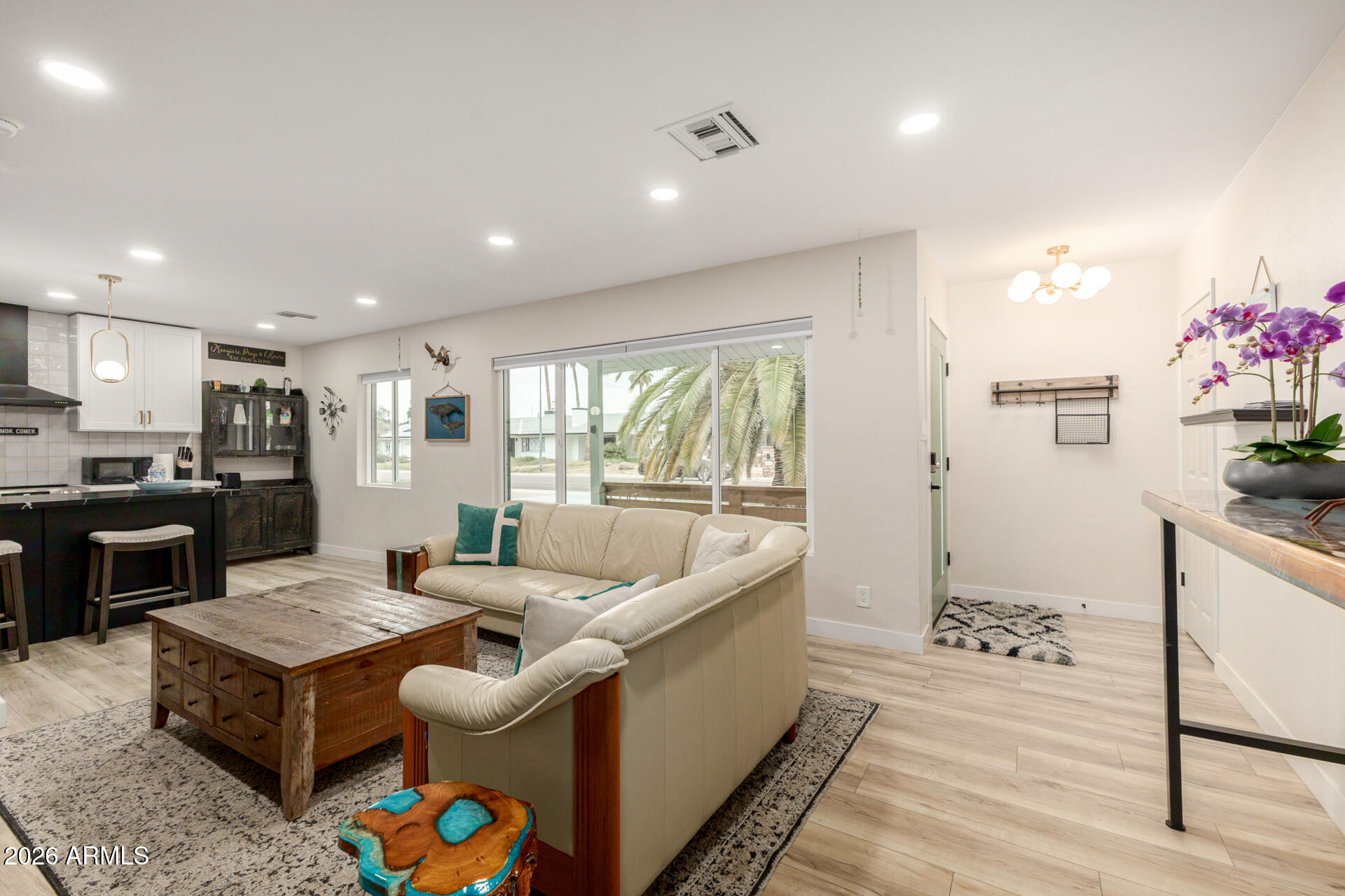 2413 W ANDERSON Avenue