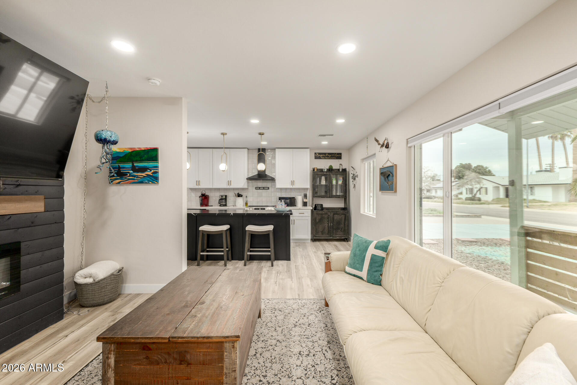 2413 W ANDERSON Avenue