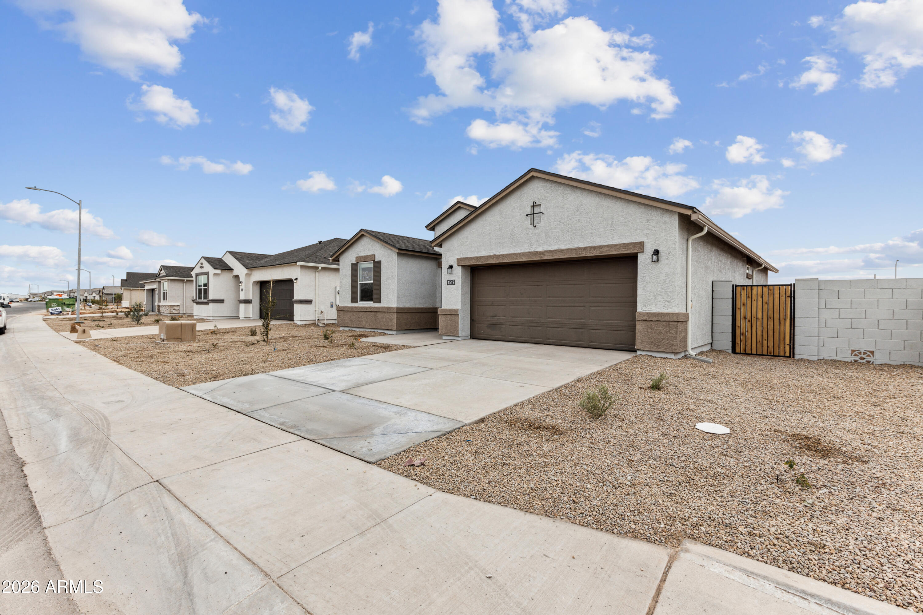 1525 E CURRIER Drive E