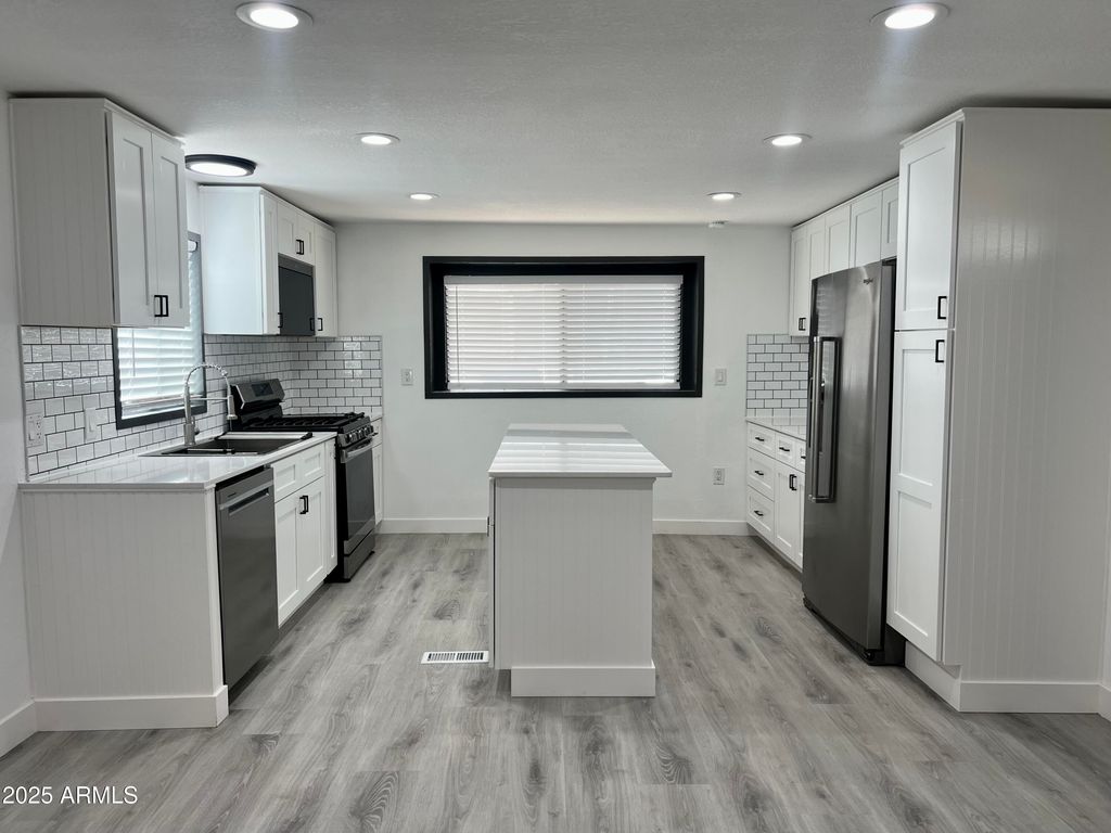 Photo of 10951 N 91st Avenue #218, Peoria, AZ 85345 (MLS # 6919867)