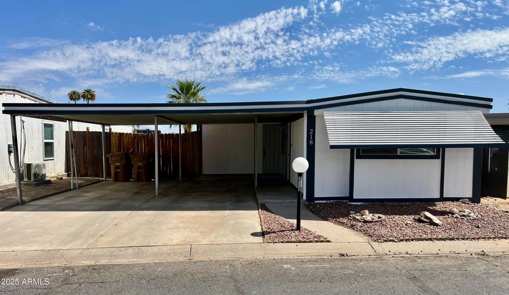Photo of 10951 N 91st Avenue #218, Peoria, AZ 85345 (MLS # 6919867)