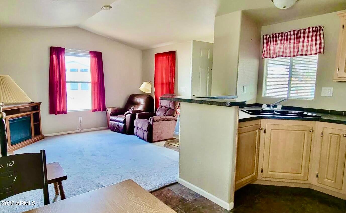 550 Palm Drive 17