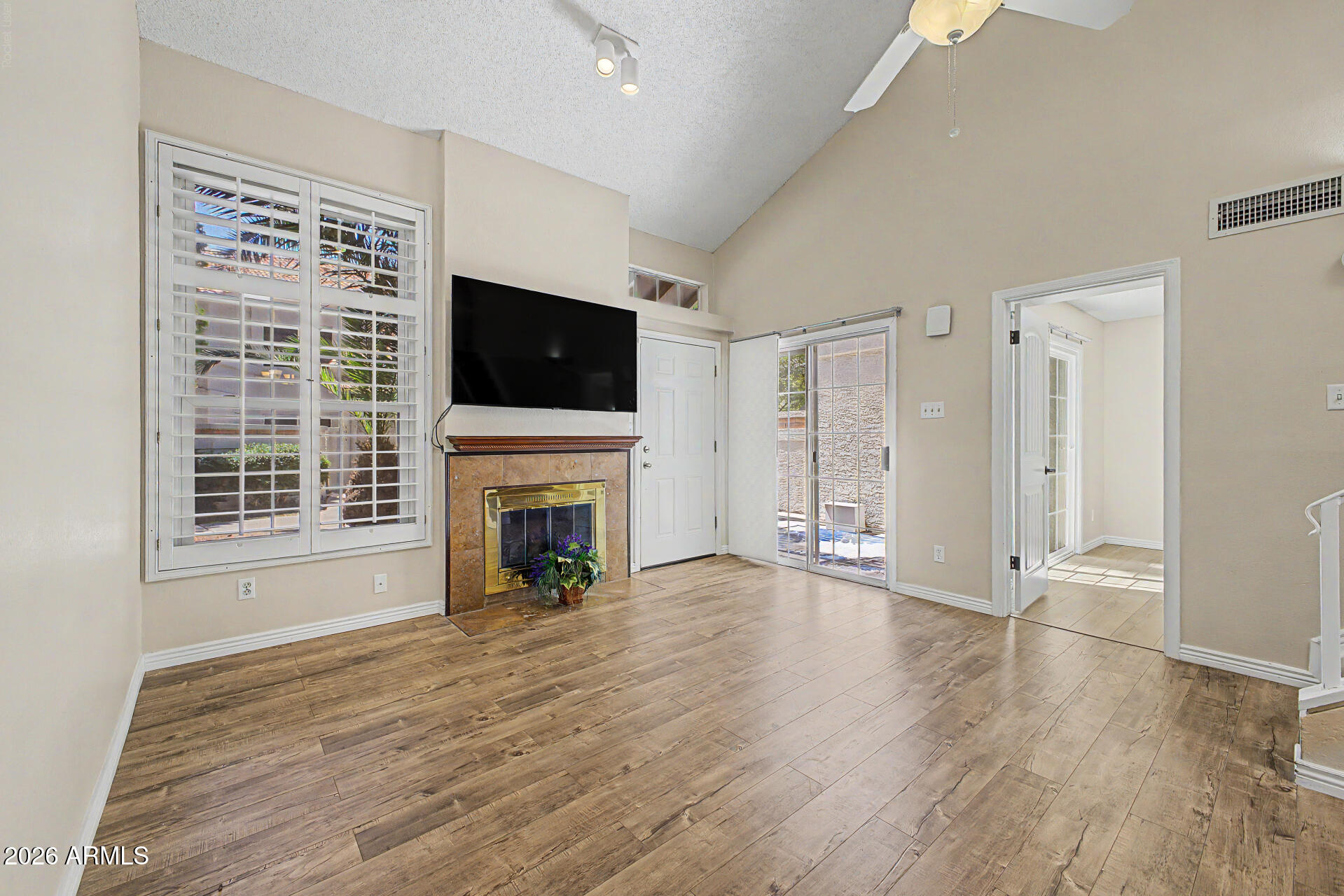1717 E UNION HILLS Drive 2023