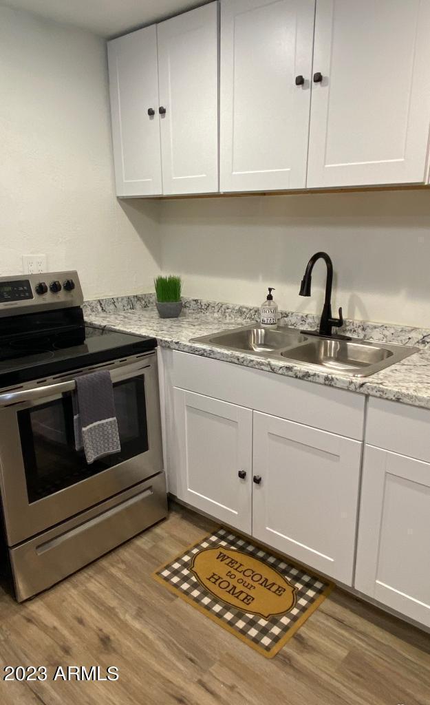 3045 W Coronado Road