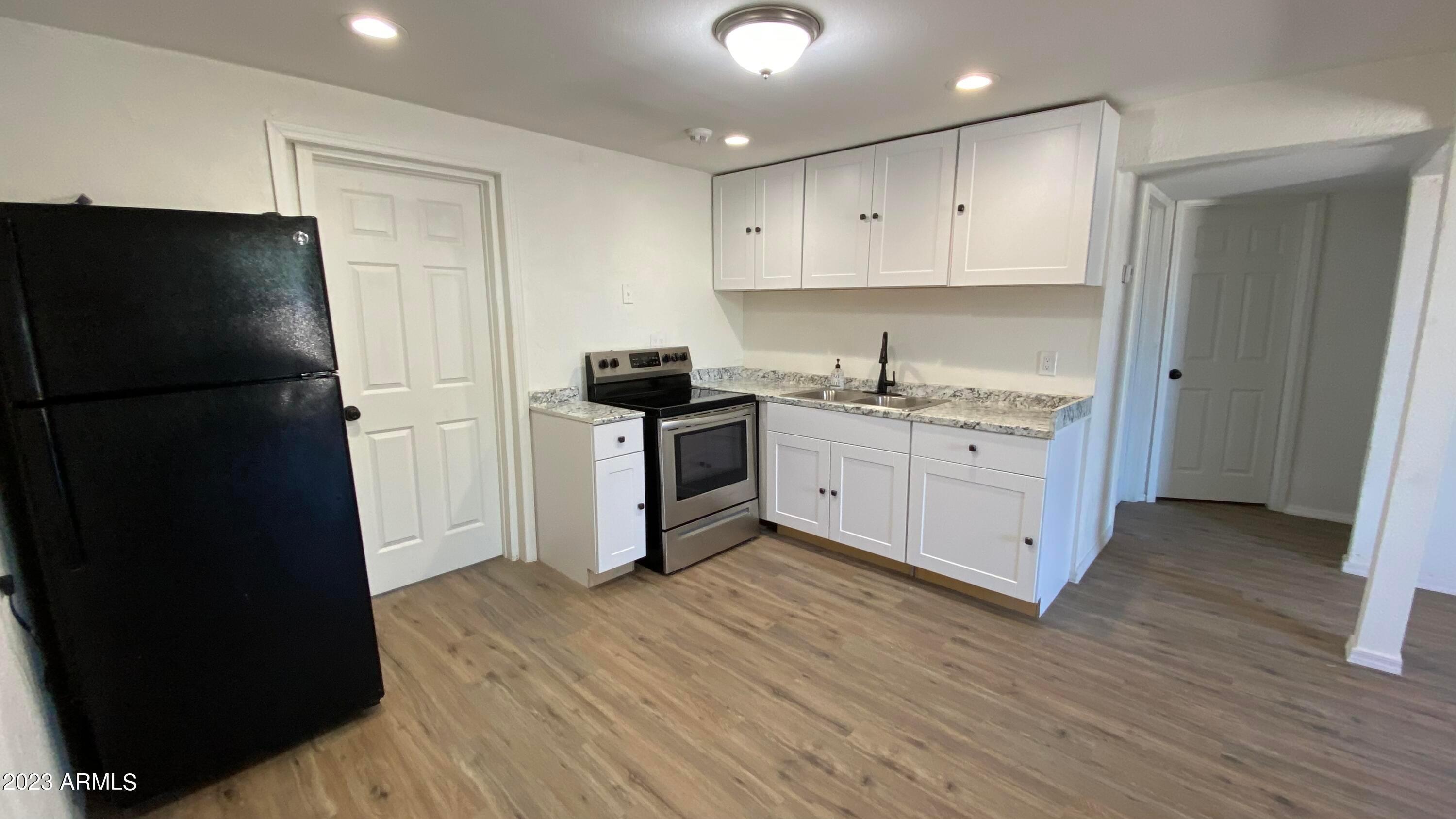 3045 W Coronado Road