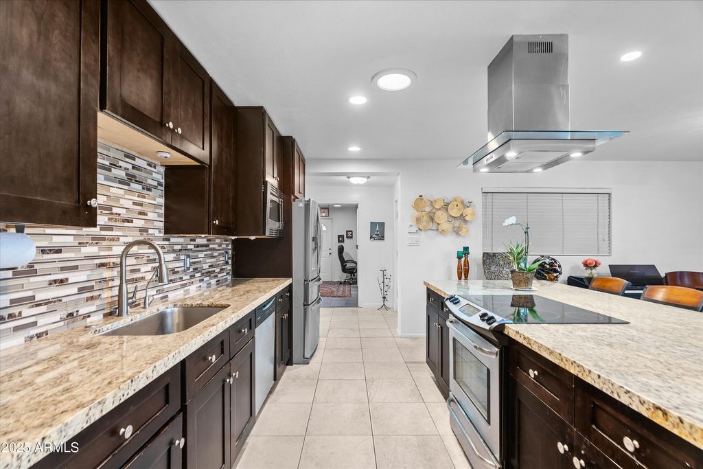 Photo of 8407 E Rancho Vista Drive, Scottsdale, AZ 85251 (MLS # 6949128)