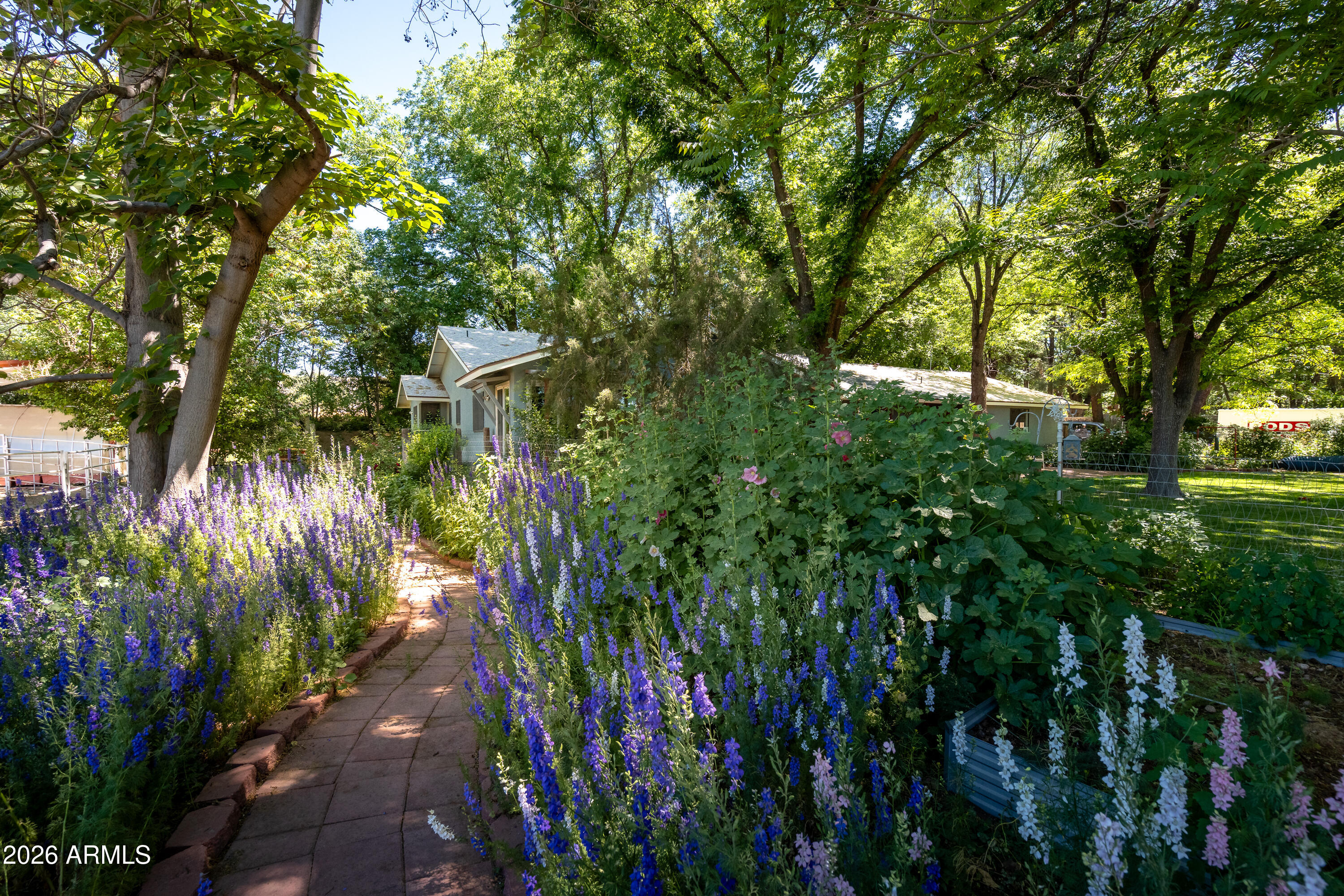 2933 W MIDDLE VERDE Road