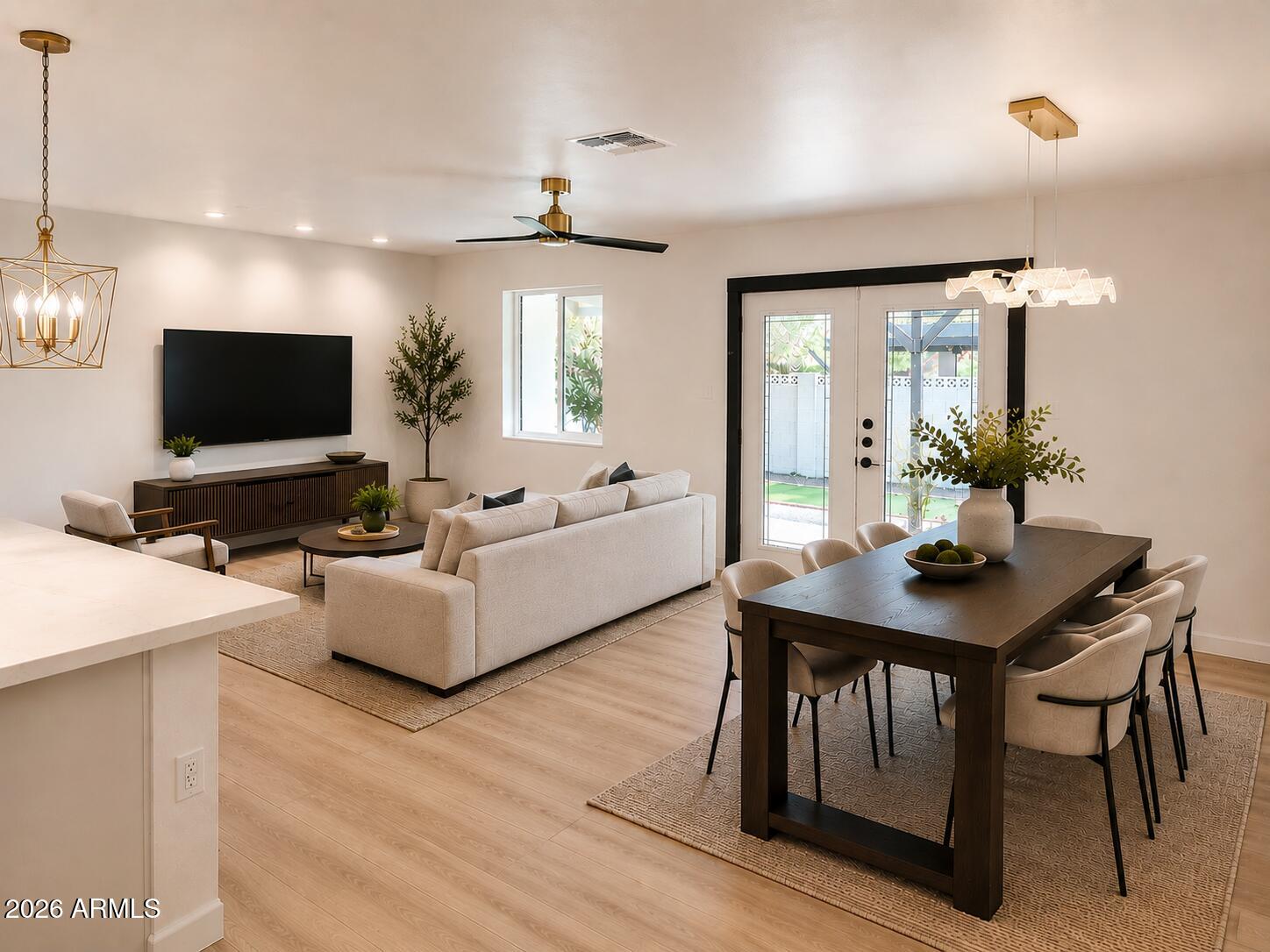 1301 W MARIPOSA Street