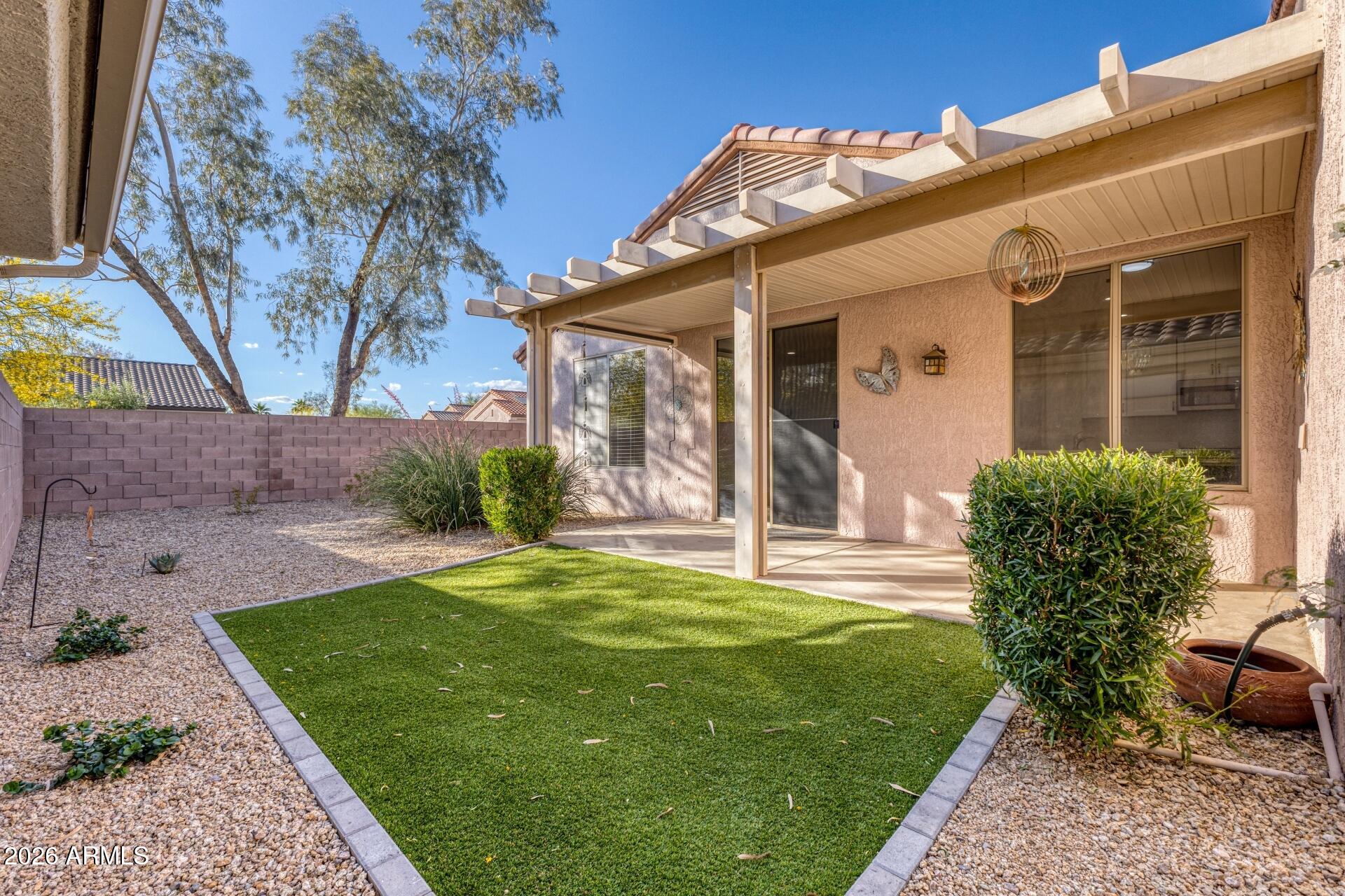 15930 W Autumn Circle