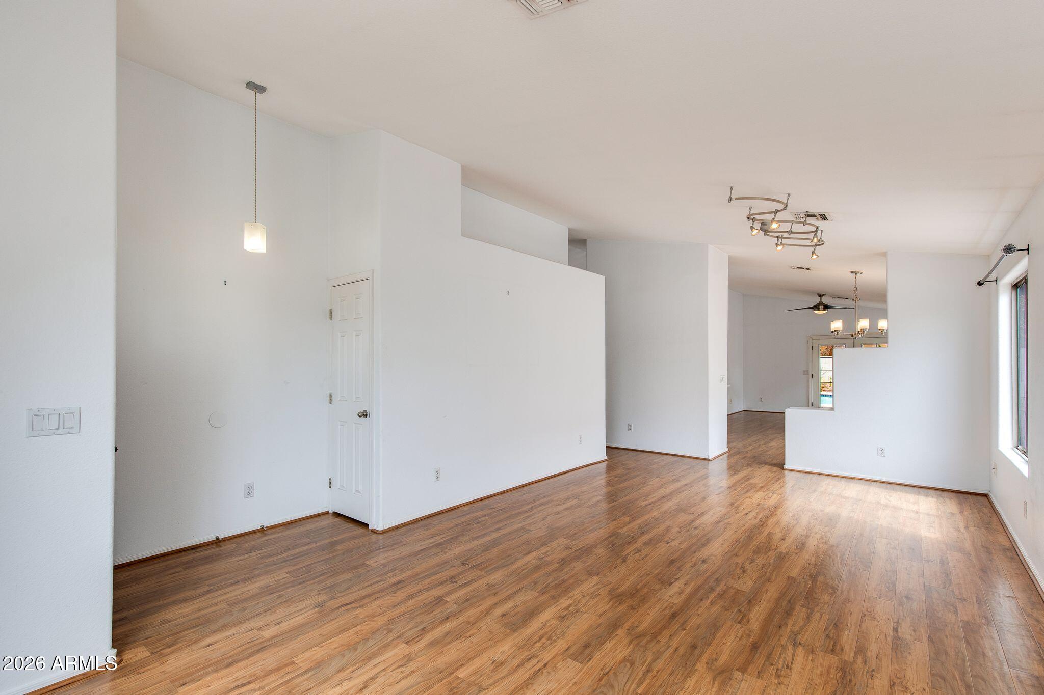 2010 E AIRE LIBRE Avenue