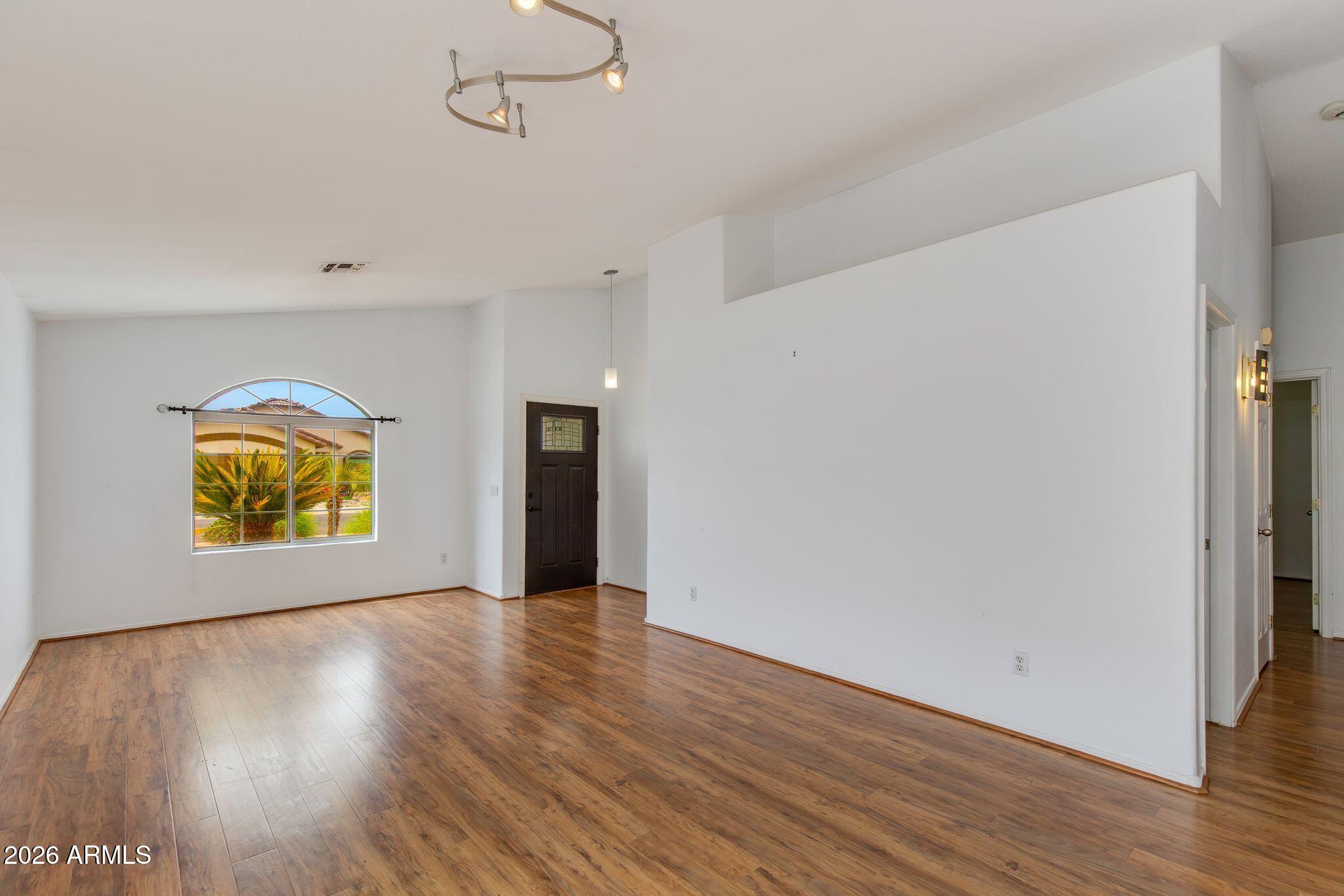2010 E AIRE LIBRE Avenue