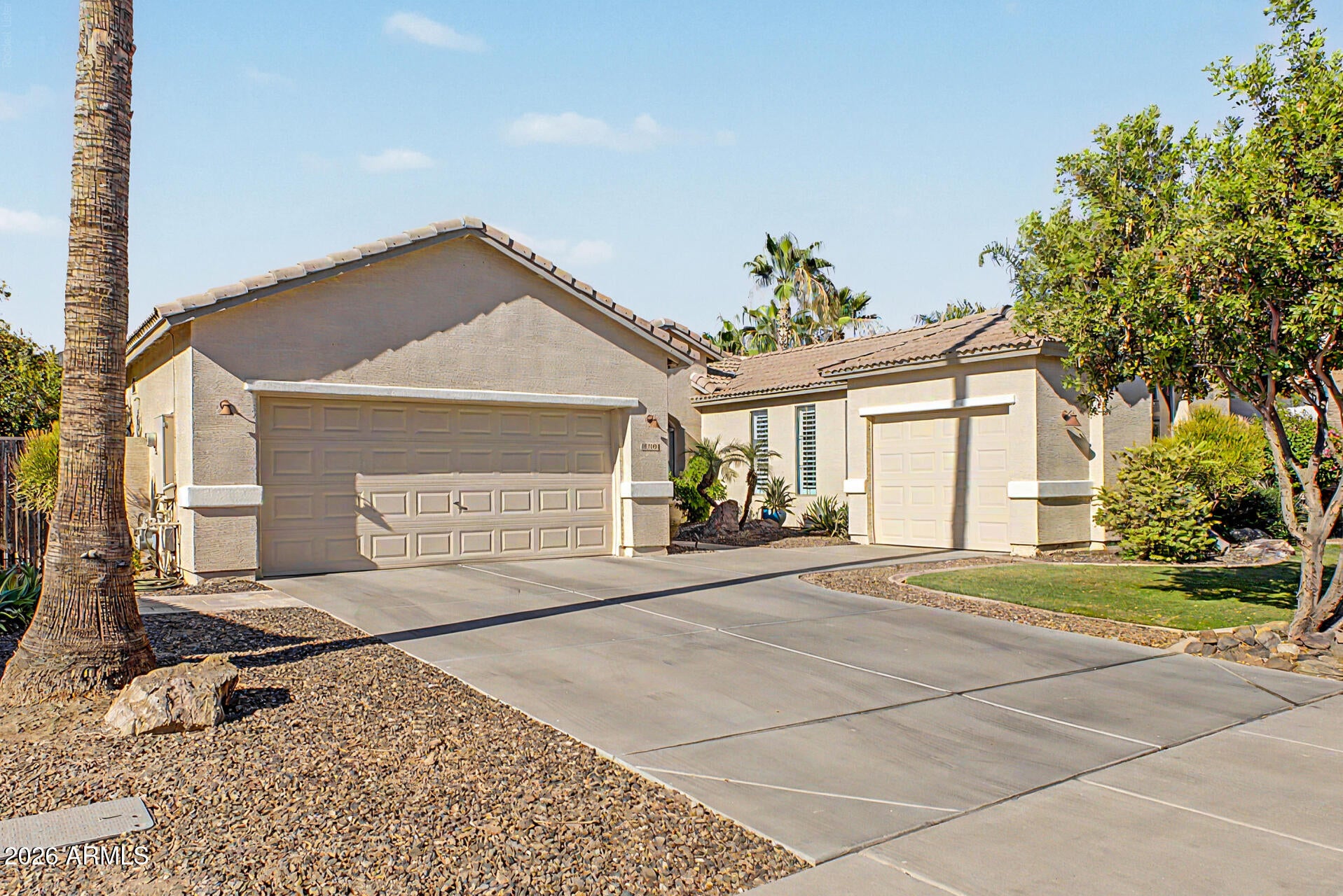 1748 E IRIS Drive