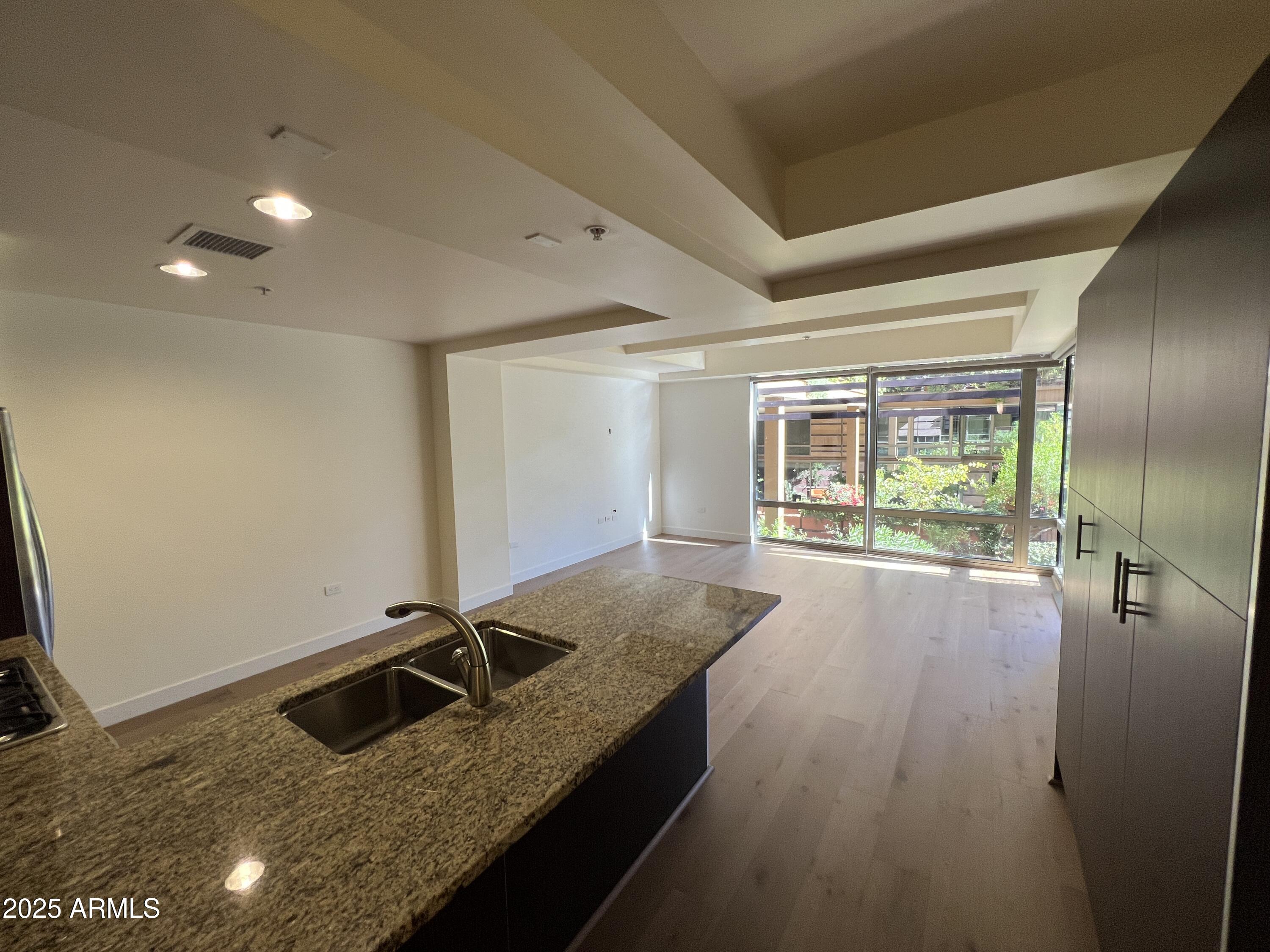 7121 E RANCHO VISTA Drive 2009