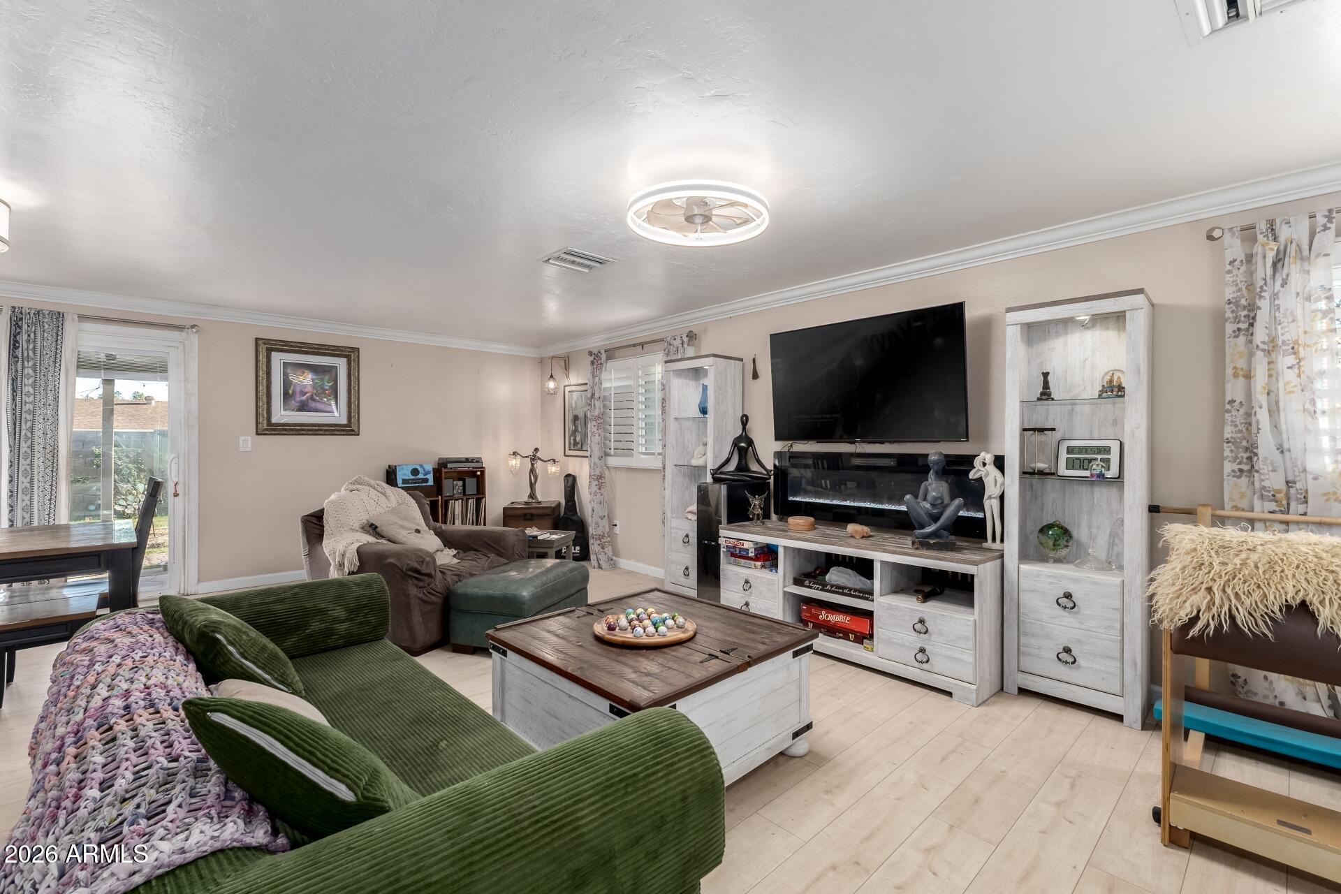 3629 E Winchcomb Drive