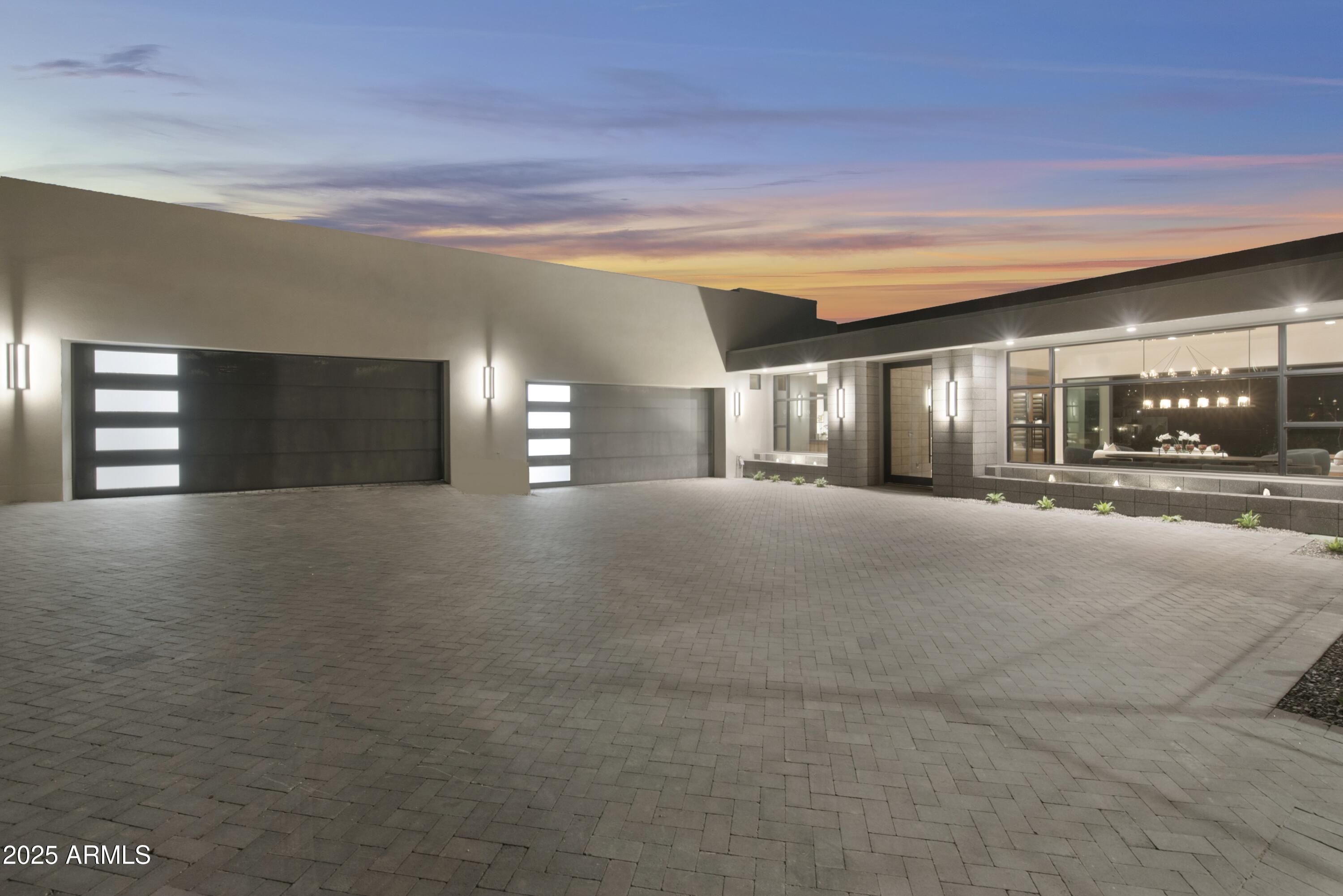 4117 E KEIM Drive