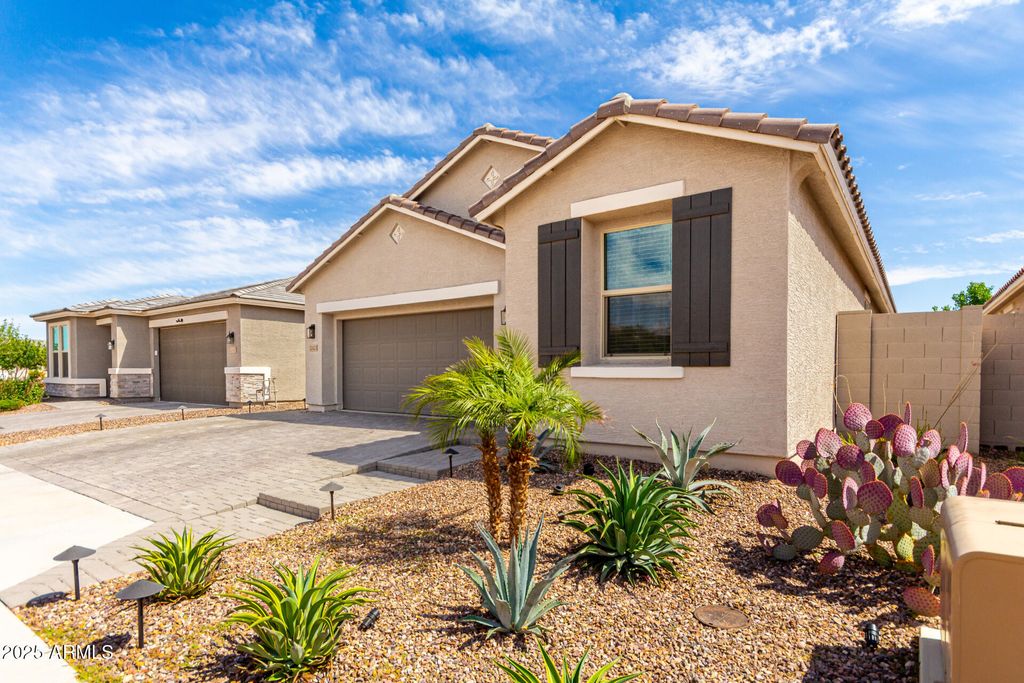 Photo of 12423 W Citrus Way, Litchfield Park, AZ 85340 (MLS # 6861008)