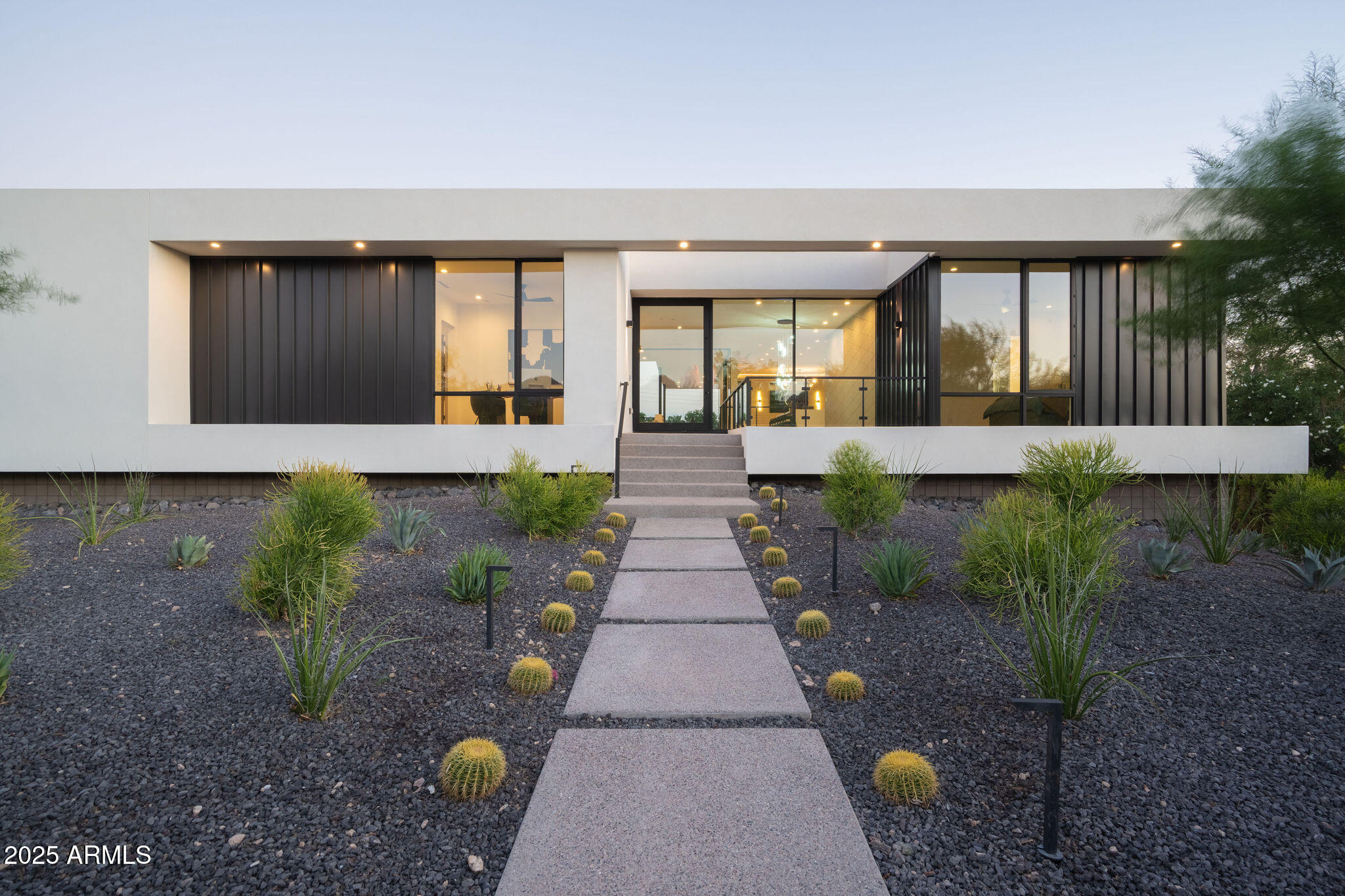 4039 E RANCHO Drive