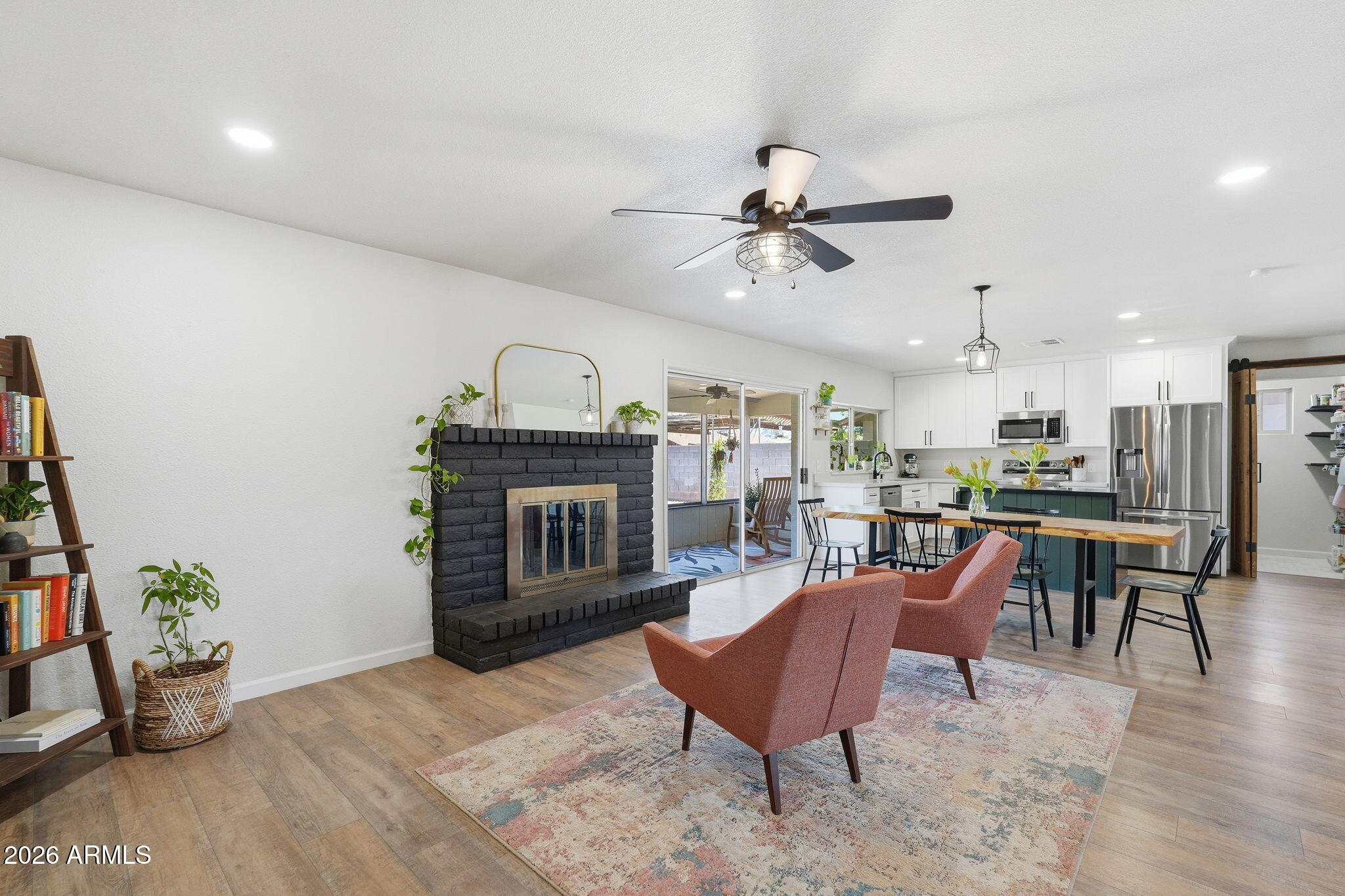 1016 E Hampton Avenue