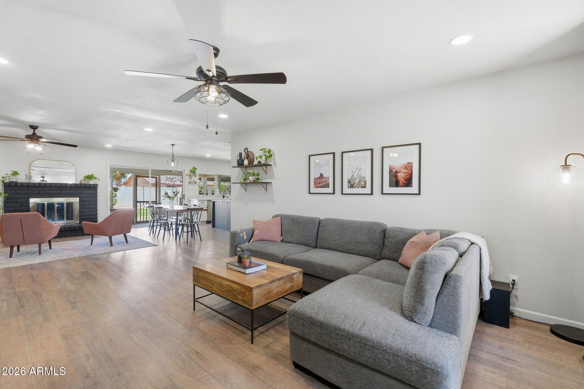 1016 E Hampton Avenue