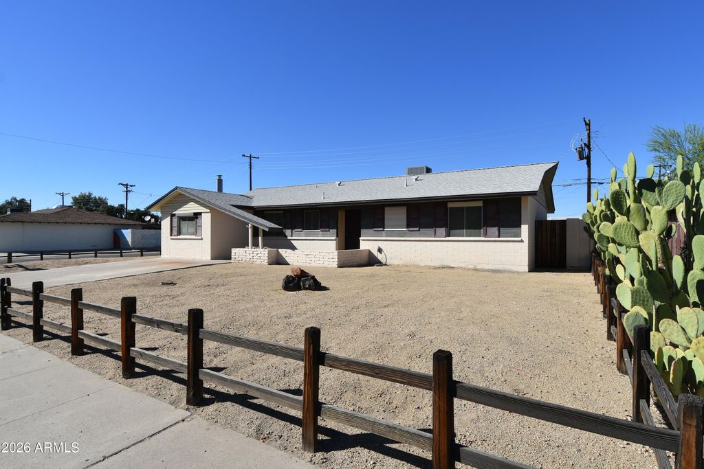 Photo of 1830 W Sunnyslope Lane, Phoenix, AZ 85021 (MLS # 7002060)