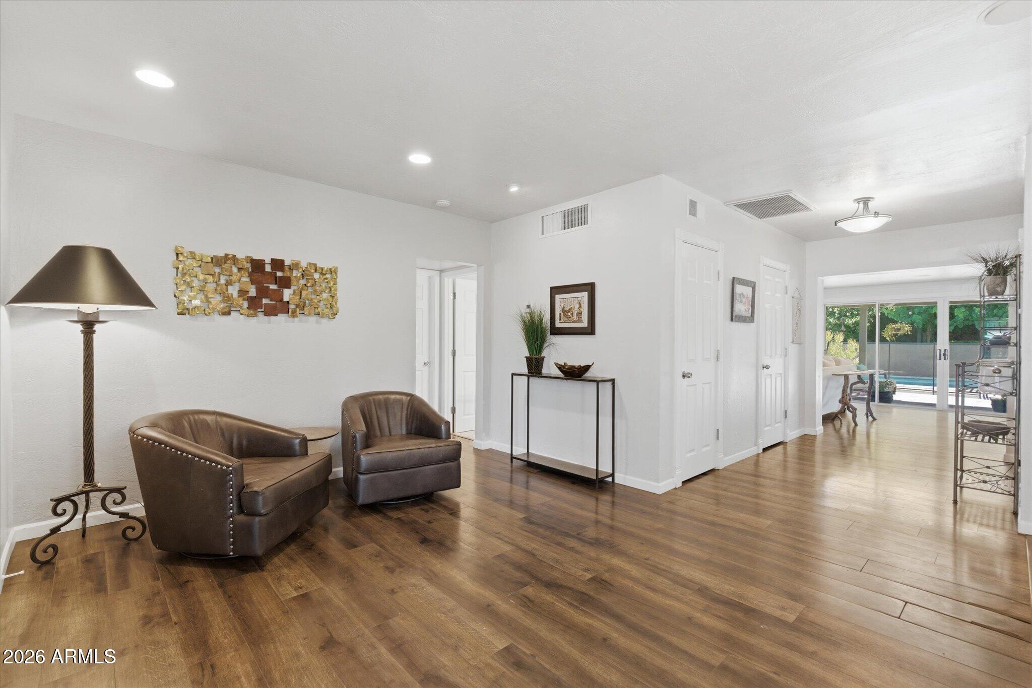BISSELL MANOR - Residential