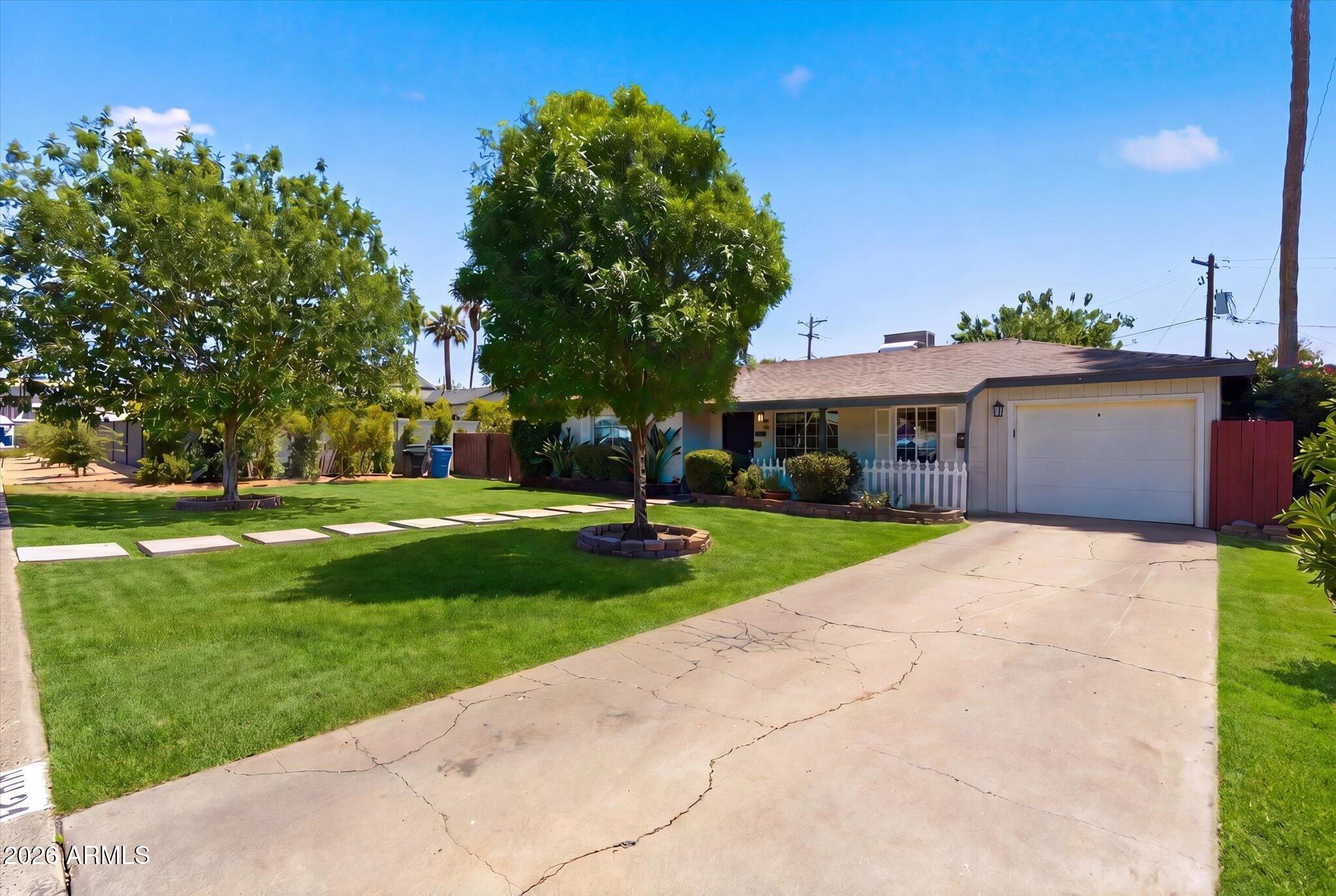 4421 E MONTEROSA Street