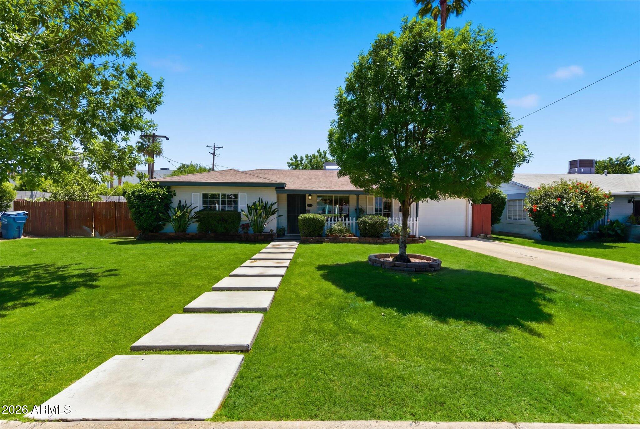 4421 E MONTEROSA Street