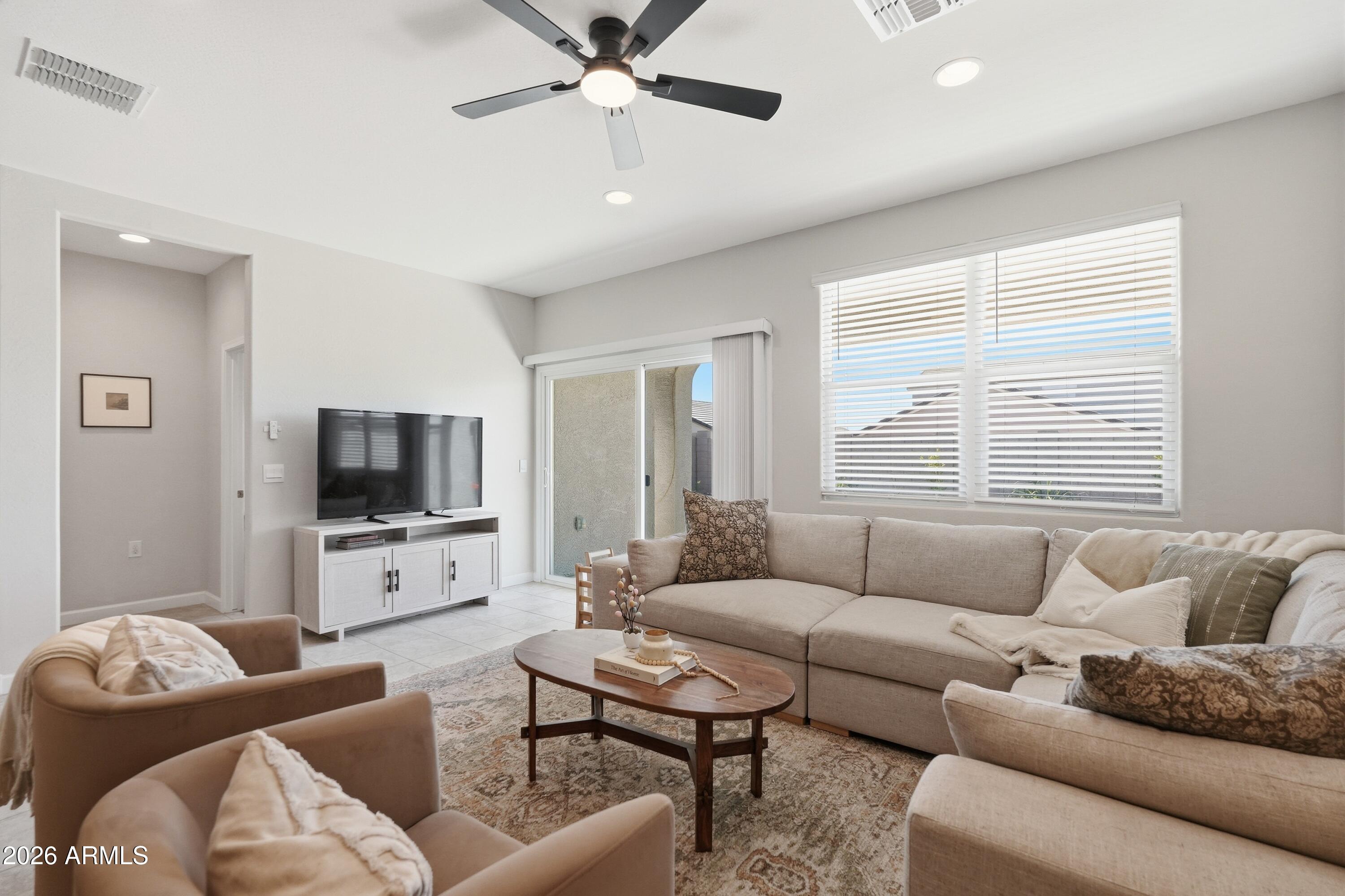 1827 W STANTON Avenue