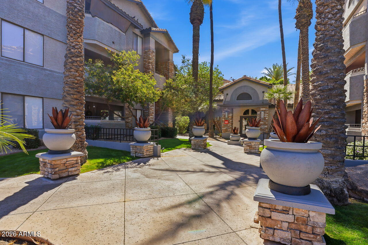 2025 E CAMPBELL Avenue 111