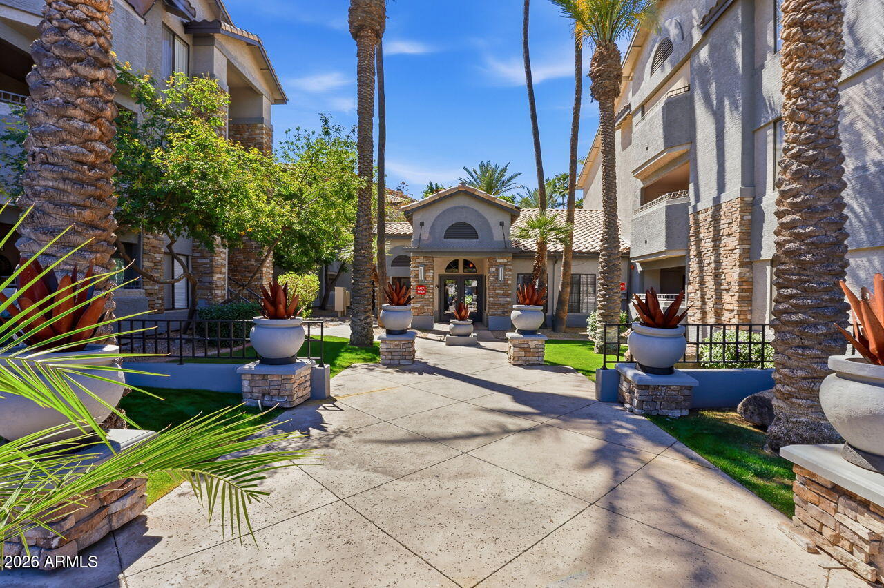 2025 E CAMPBELL Avenue 111