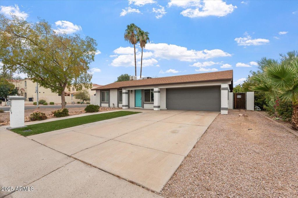 Photo of 932 W Julie Drive, Tempe, AZ 85283 (MLS # 6882832)