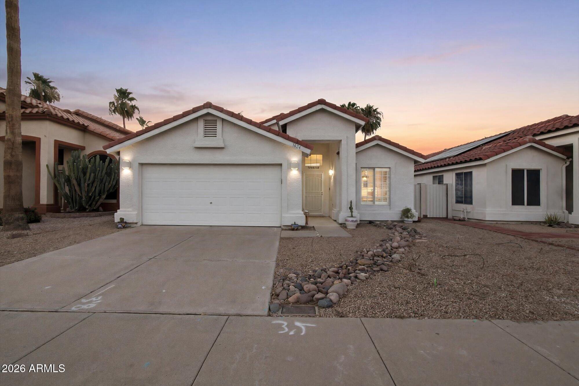 7824 W JULIE Drive