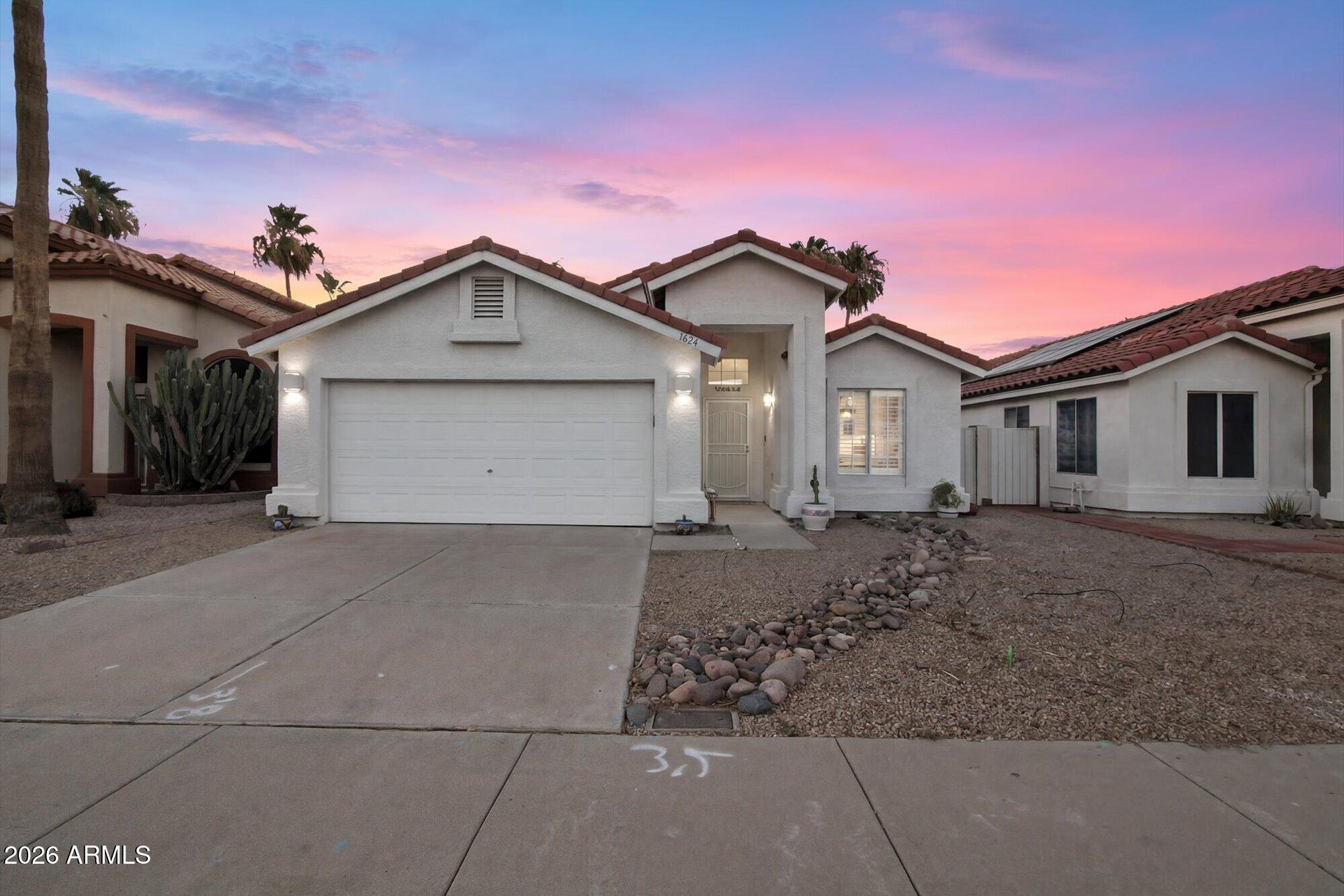 7824 W JULIE Drive