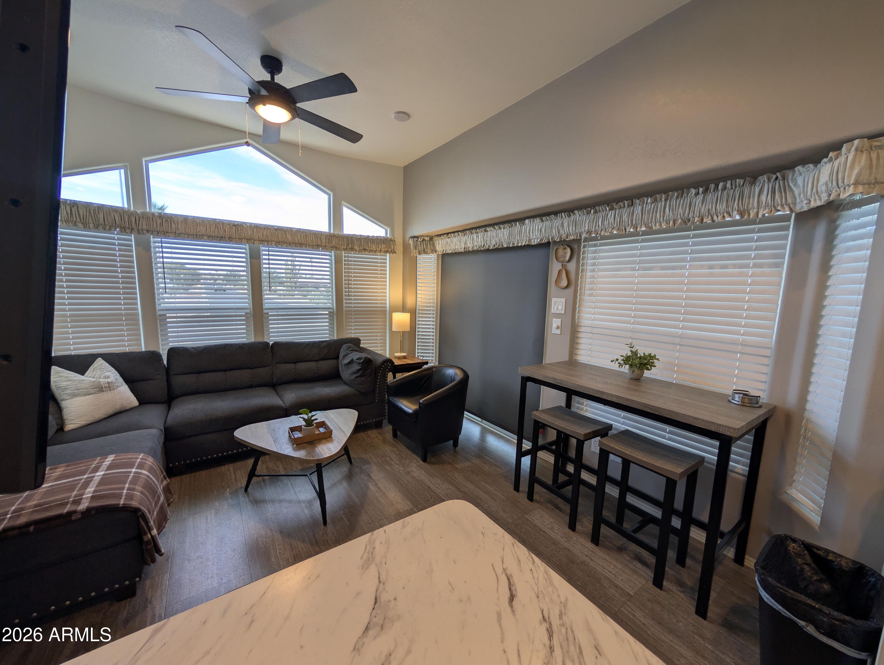 425 E PUEBLO DEL SOL --