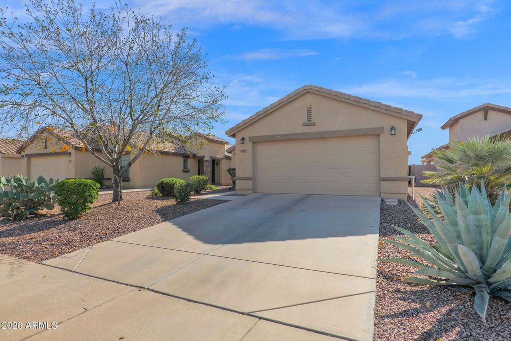 Photo of 915 W Desert Seasons Drive, San Tan Valley, AZ 85143 (MLS # 6977154)