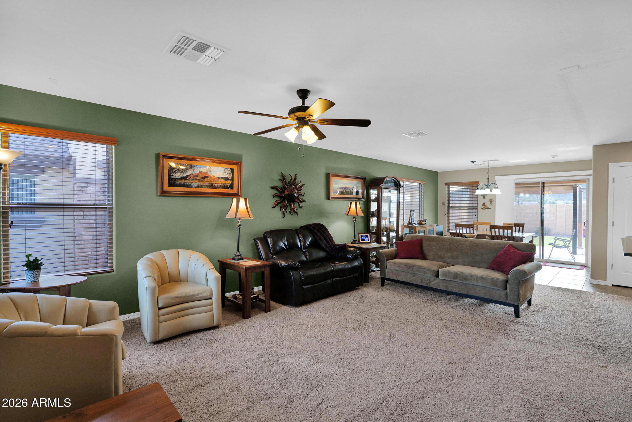 915 W DESERT SEASONS Drive